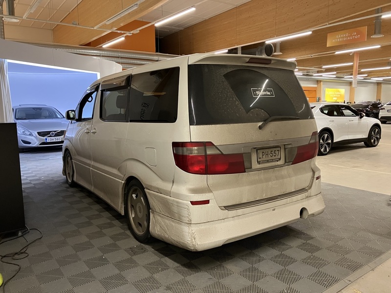 Toyota Alphard vaihtoauto