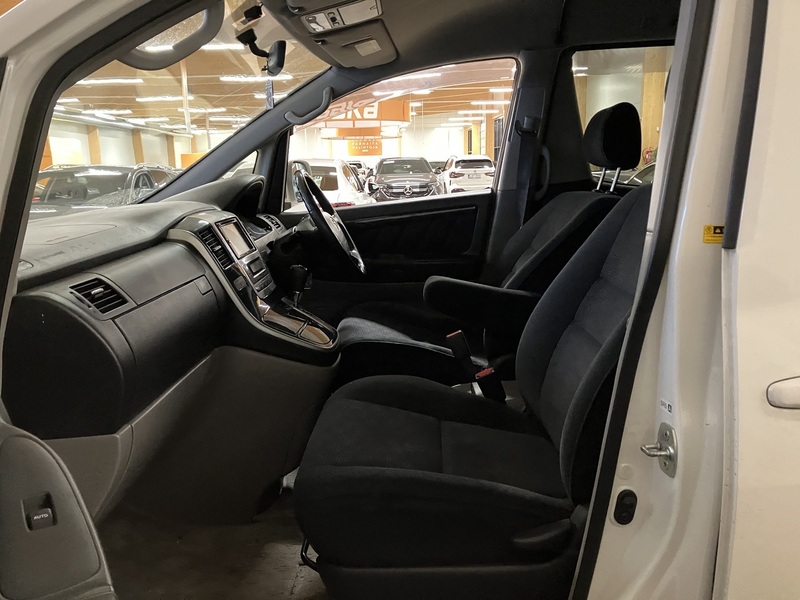 Toyota Alphard vaihtoauto