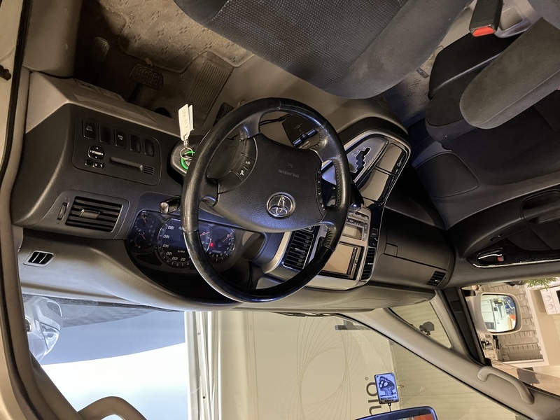 Toyota Alphard vaihtoauto