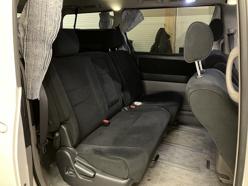 Toyota Alphard vaihtoauto