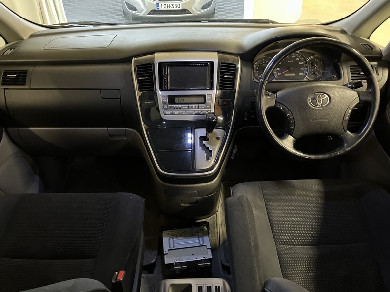 Toyota Alphard vaihtoauto