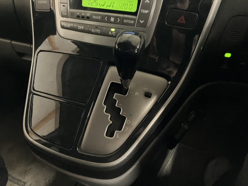 Toyota Alphard vaihtoauto