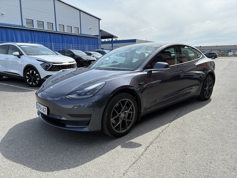Tesla Model 3 vaihtoauto