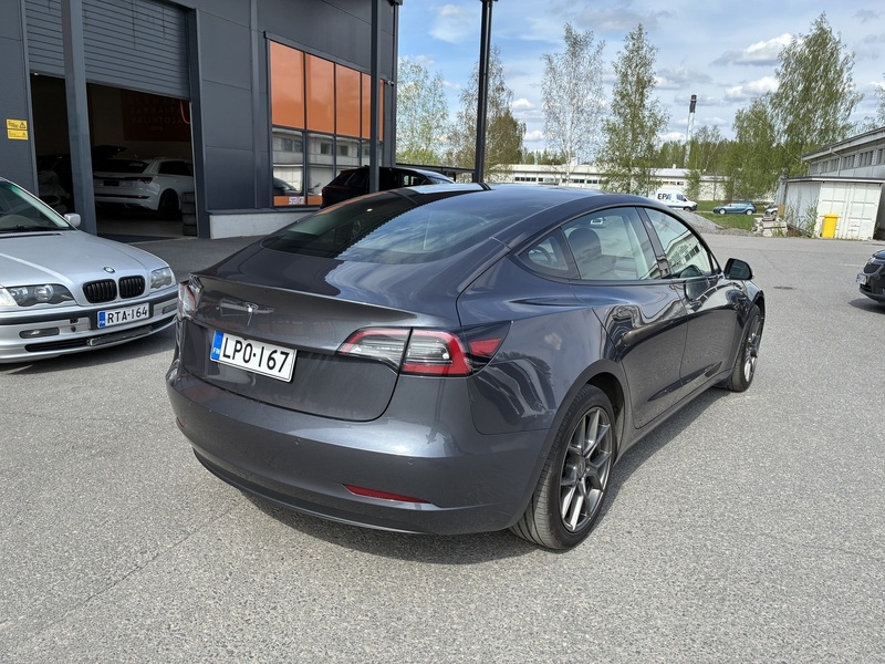Tesla Model 3 vaihtoauto