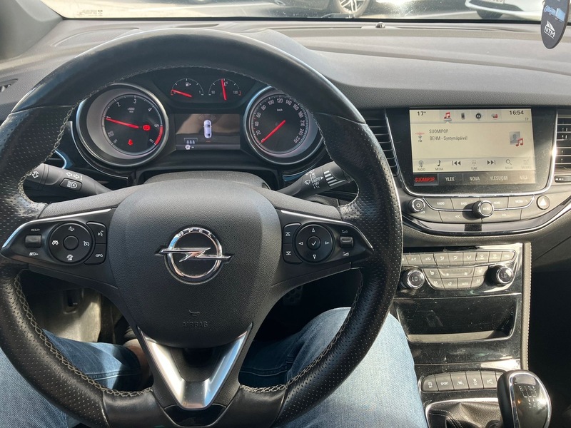 Opel Astra vaihtoauto