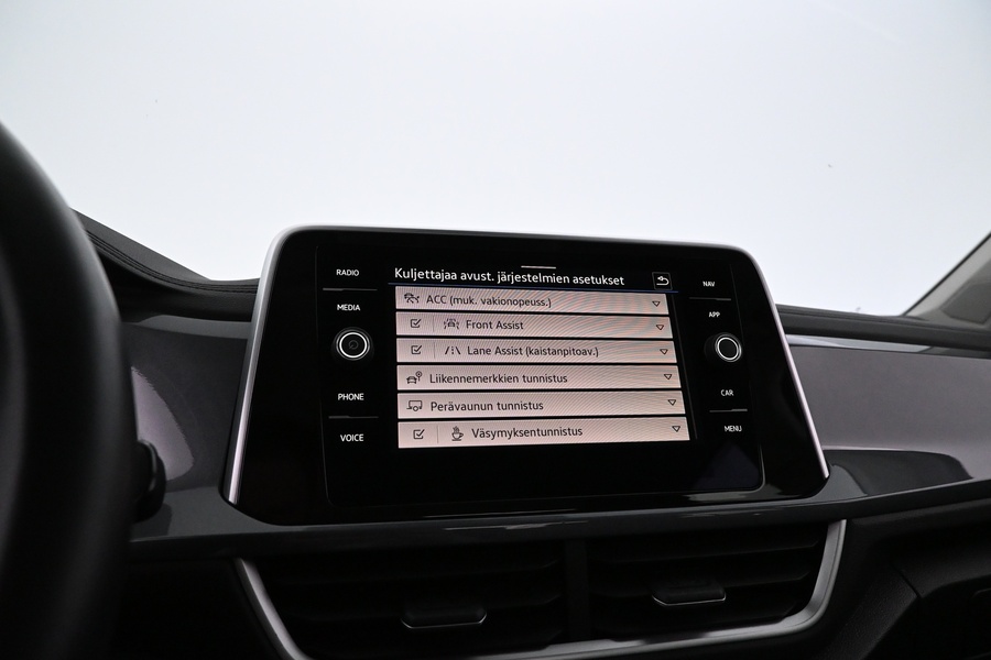 Volkswagen T-Roc vaihtoauto