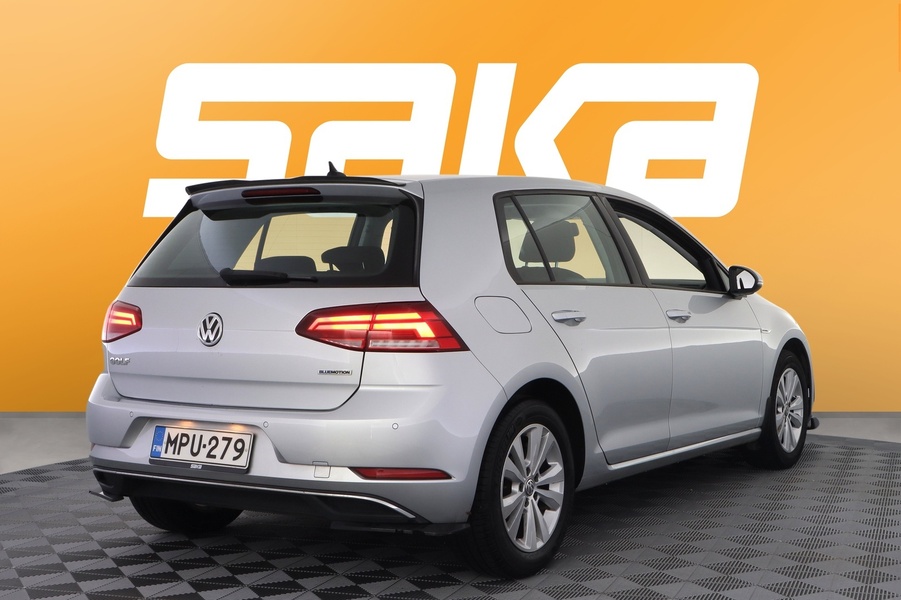 Volkswagen Golf vaihtoauto
