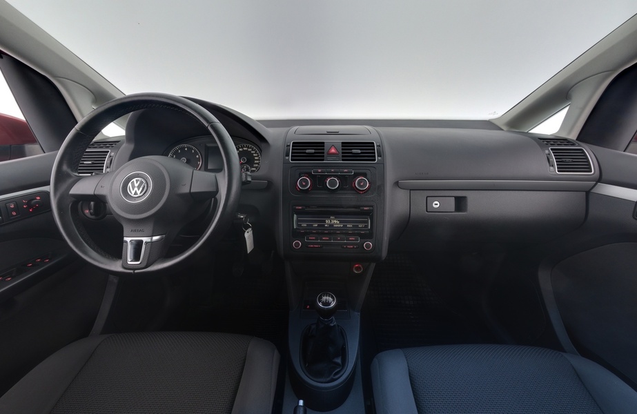 Volkswagen Touran vaihtoauto