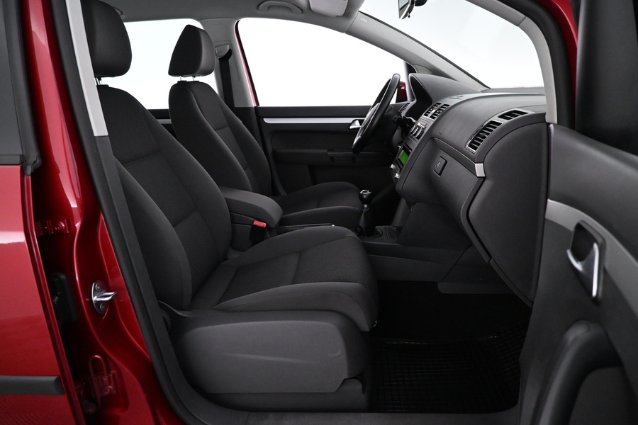 Volkswagen Touran vaihtoauto