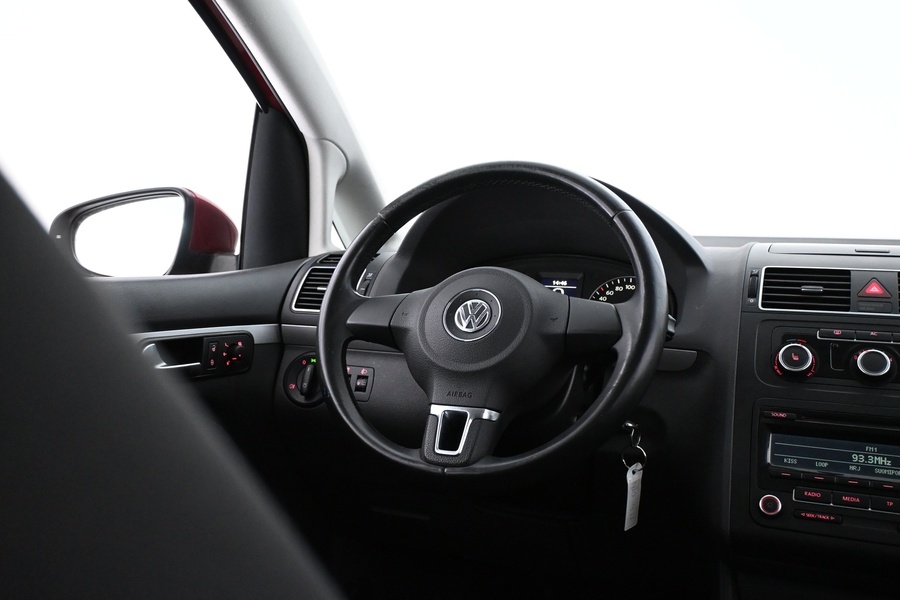 Volkswagen Touran vaihtoauto