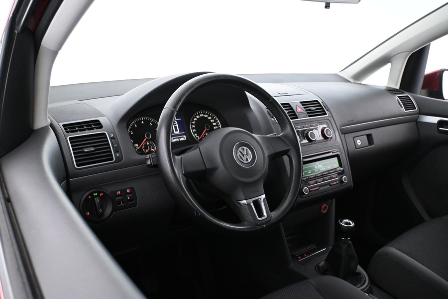 Volkswagen Touran vaihtoauto