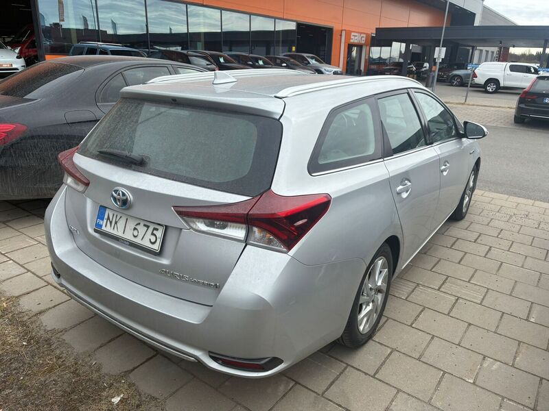 Toyota Auris vaihtoauto