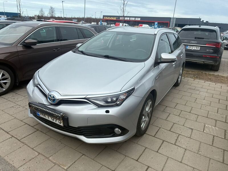 Toyota Auris vaihtoauto