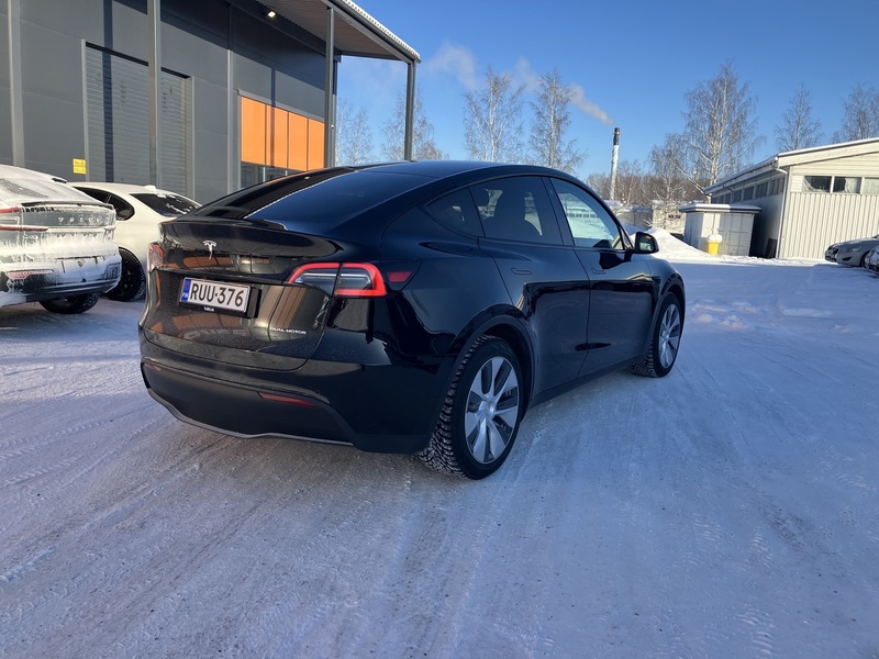 Tesla Model Y vaihtoauto