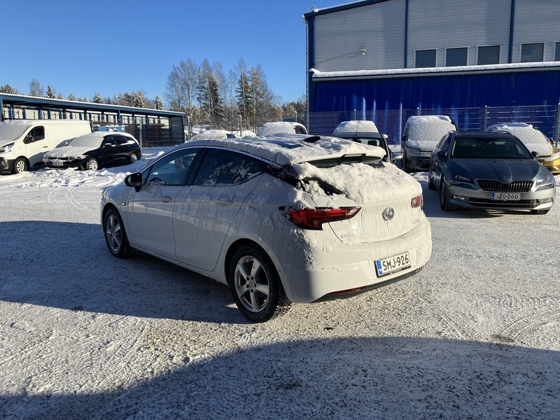 Opel Astra vaihtoauto