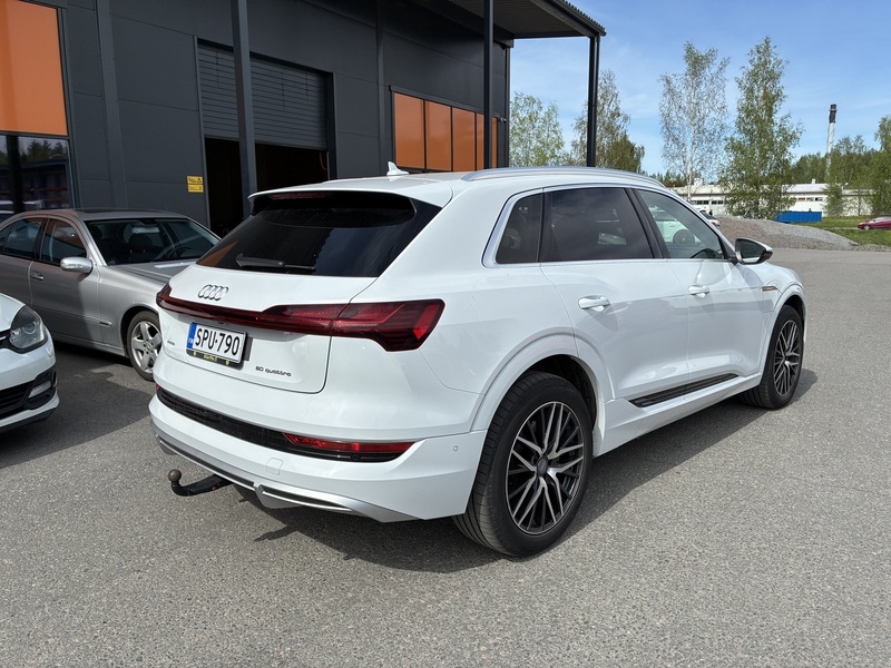 Audi e-tron vaihtoauto