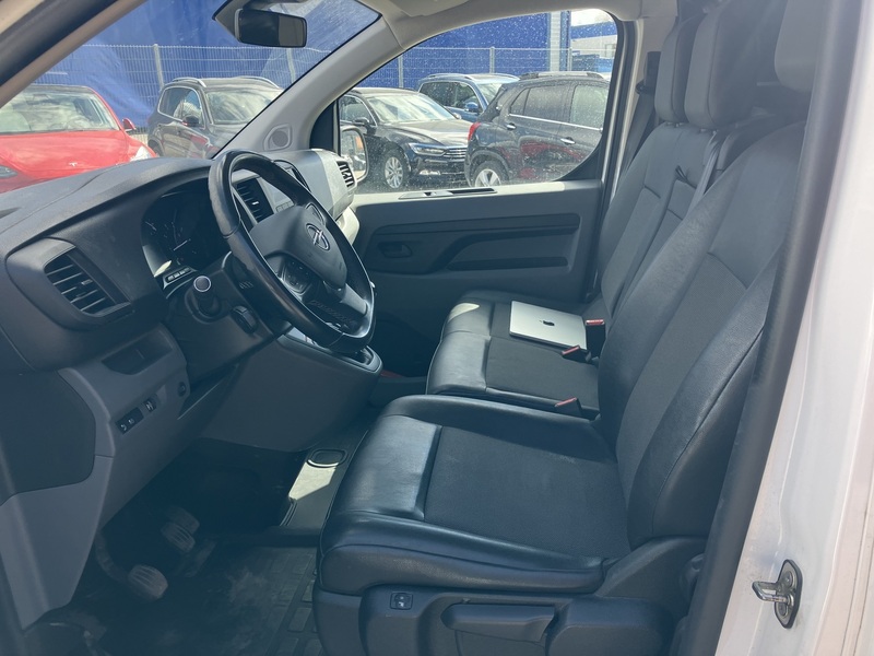 Opel Vivaro vaihtoauto