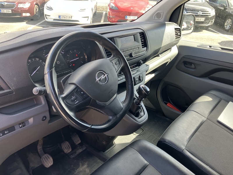 Opel Vivaro vaihtoauto