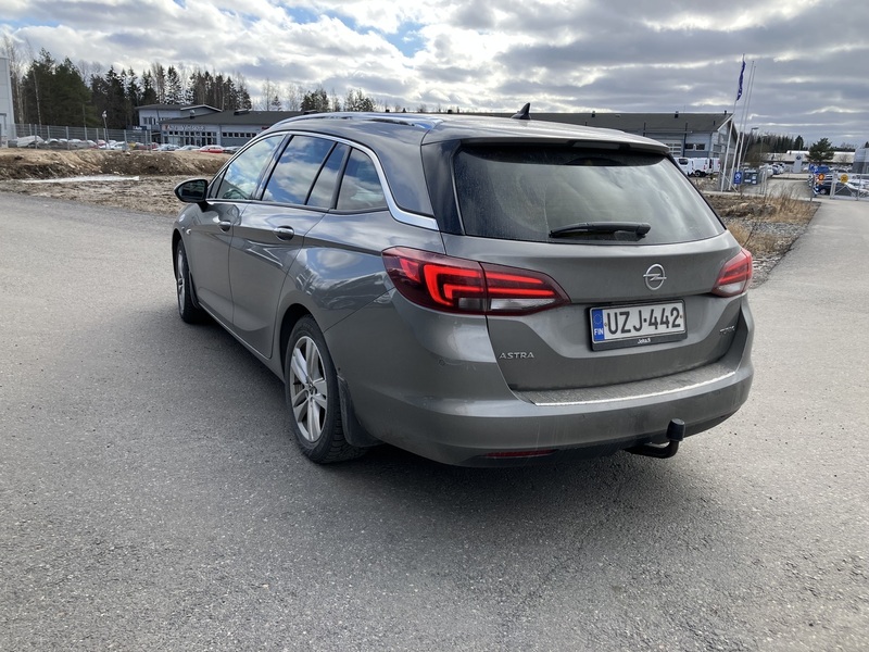 Opel Astra vaihtoauto