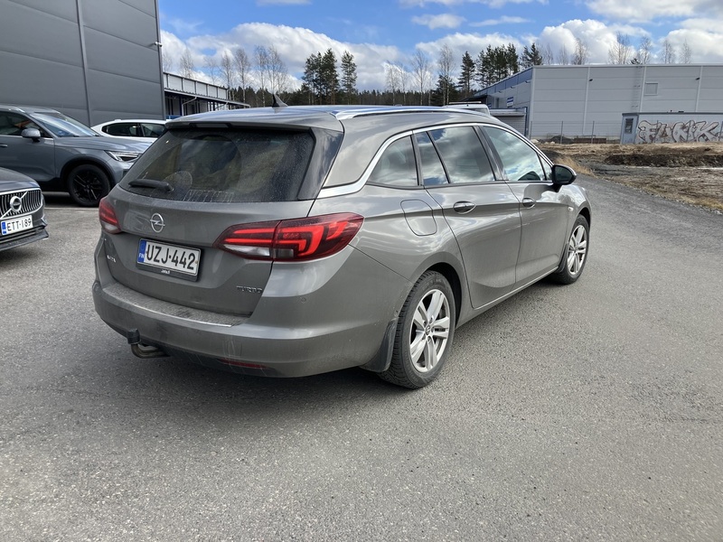 Opel Astra vaihtoauto