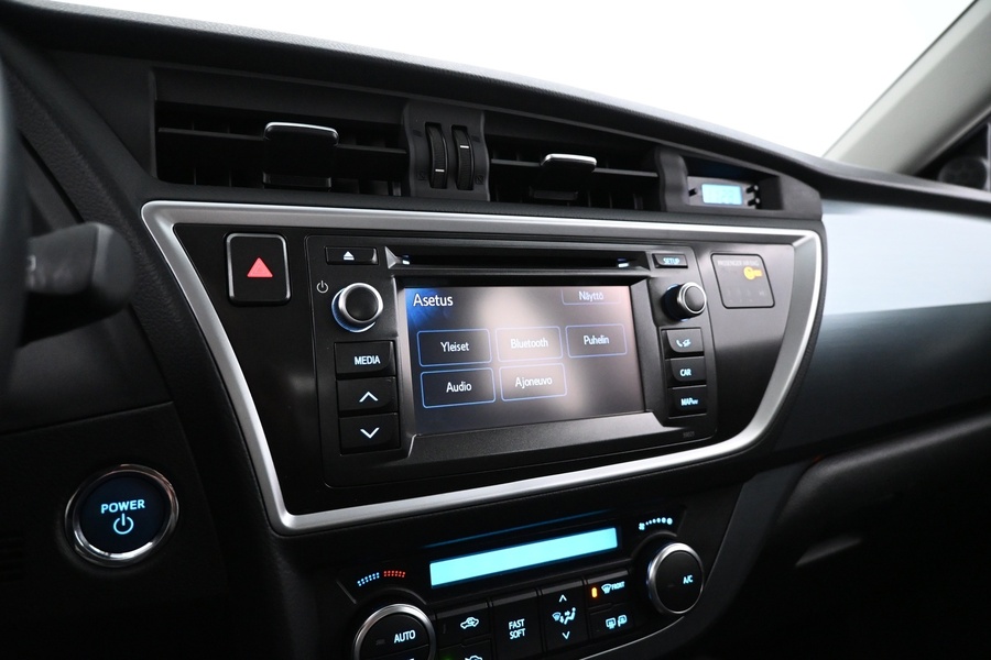 Toyota Auris vaihtoauto