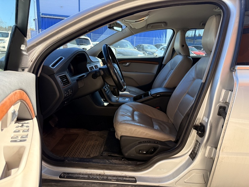 Volvo V70 vaihtoauto