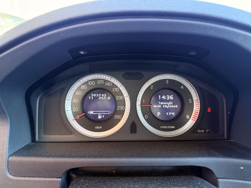 Volvo V70 vaihtoauto