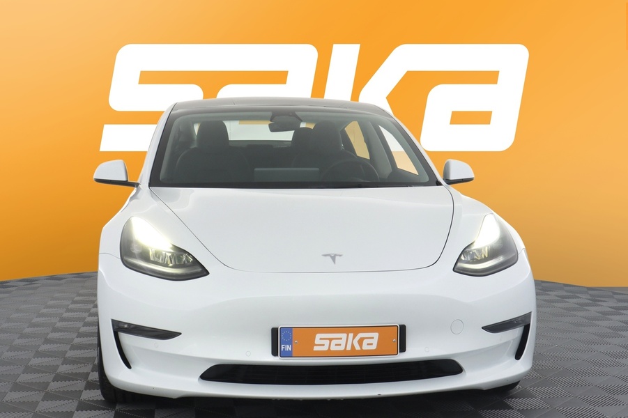 Tesla Model 3 vaihtoauto