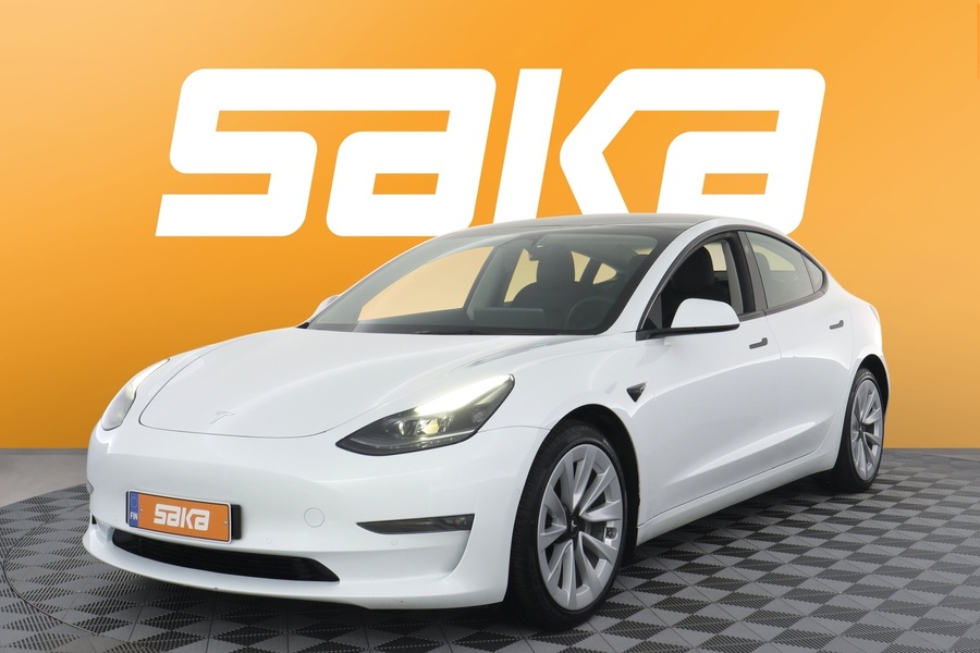 Tesla Model 3 vaihtoauto