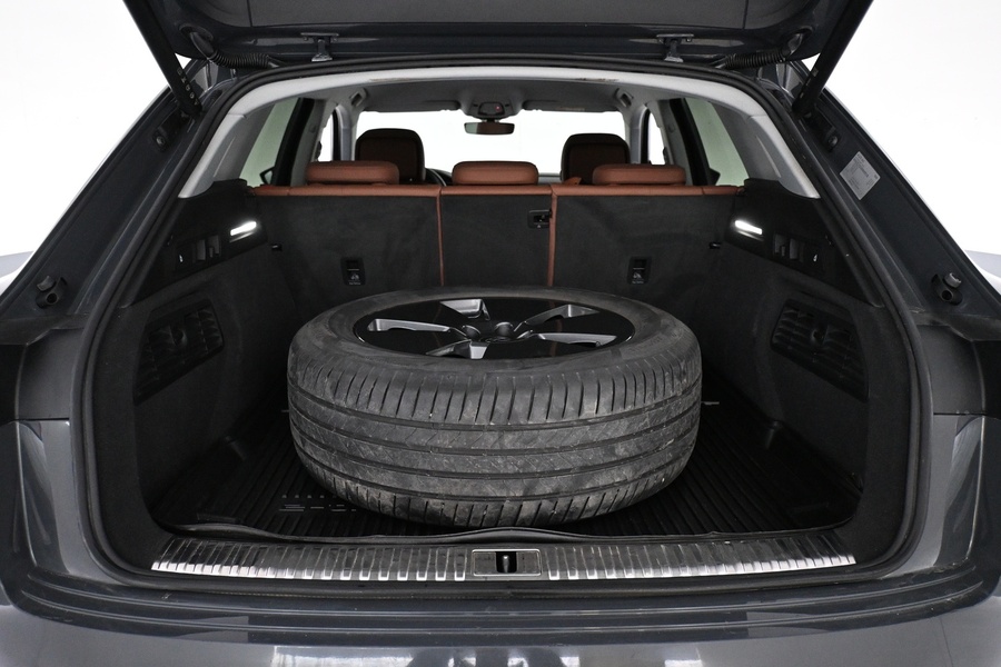 Audi Q8 e-tron vaihtoauto