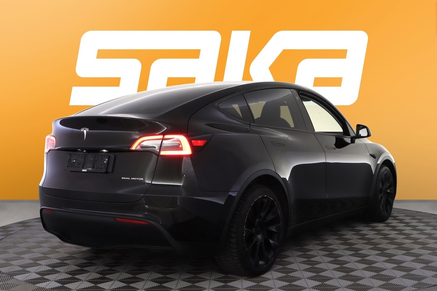 Tesla Model Y vaihtoauto