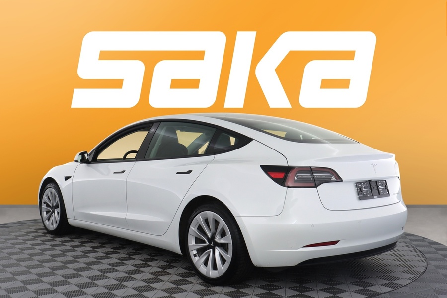 Tesla Model 3 vaihtoauto