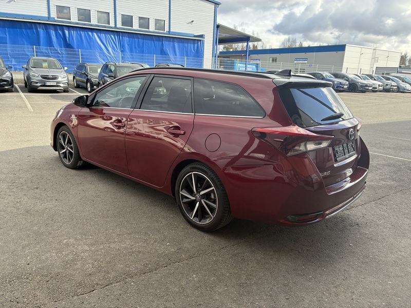 Toyota Auris vaihtoauto