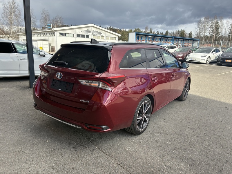 Toyota Auris vaihtoauto