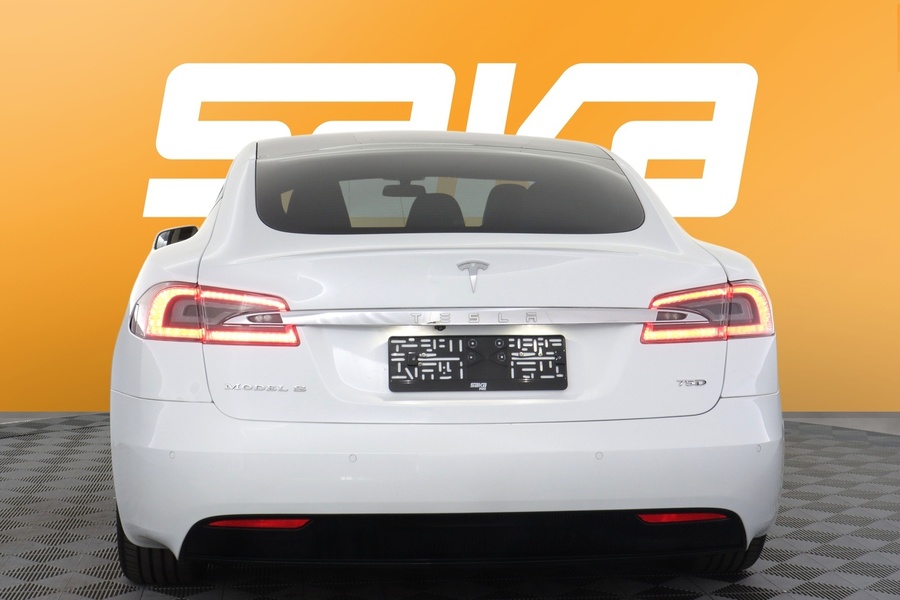 Tesla Model S vaihtoauto