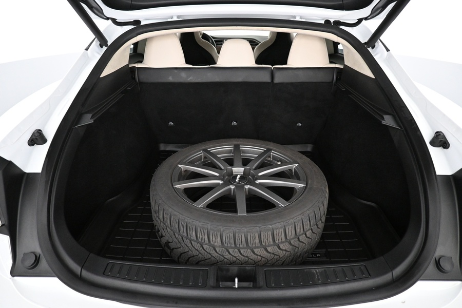 Tesla Model S vaihtoauto