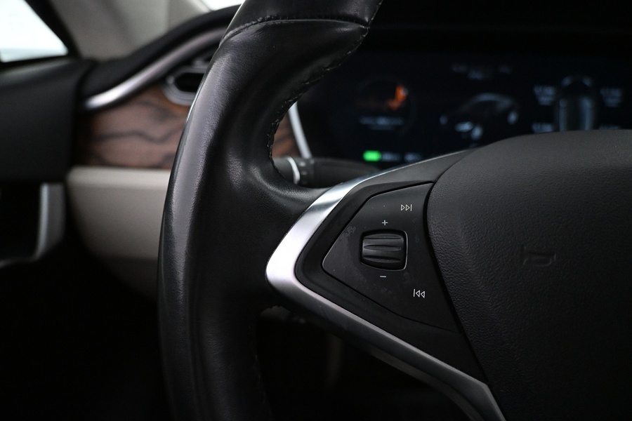 Tesla Model S vaihtoauto