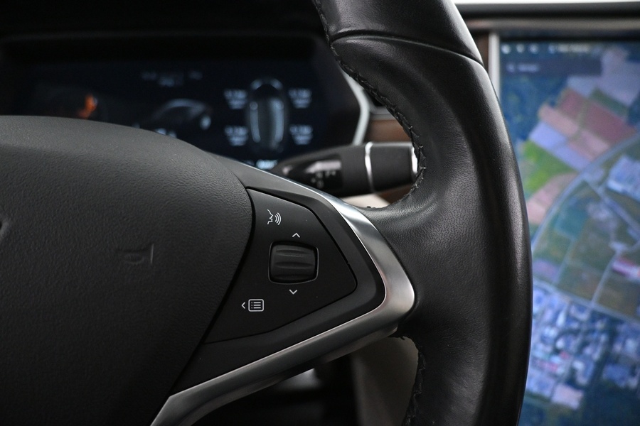 Tesla Model S vaihtoauto