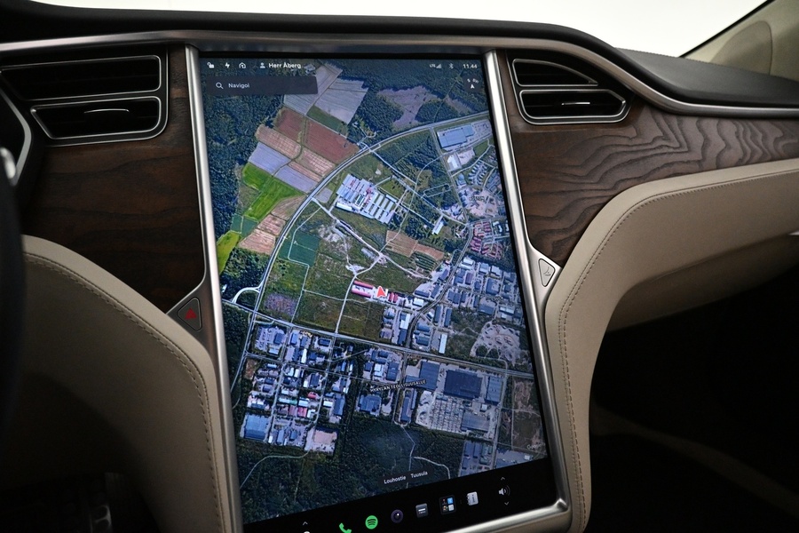 Tesla Model S vaihtoauto