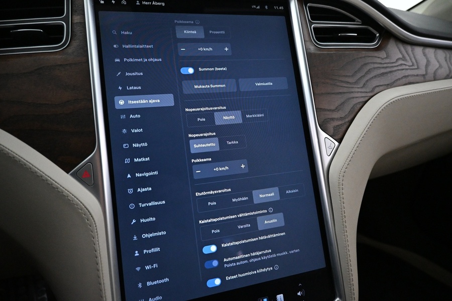 Tesla Model S vaihtoauto
