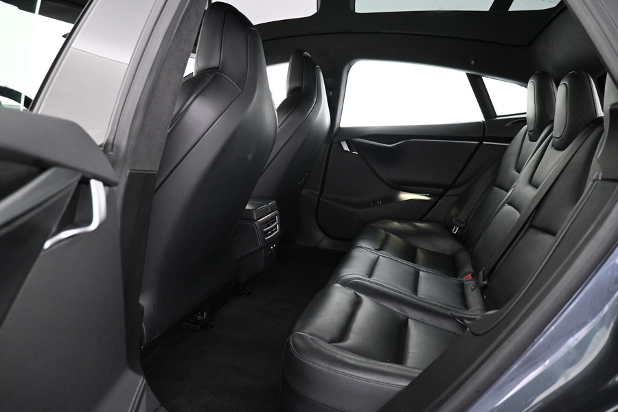 Tesla Model S vaihtoauto