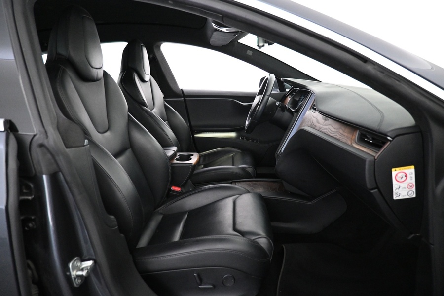 Tesla Model S vaihtoauto