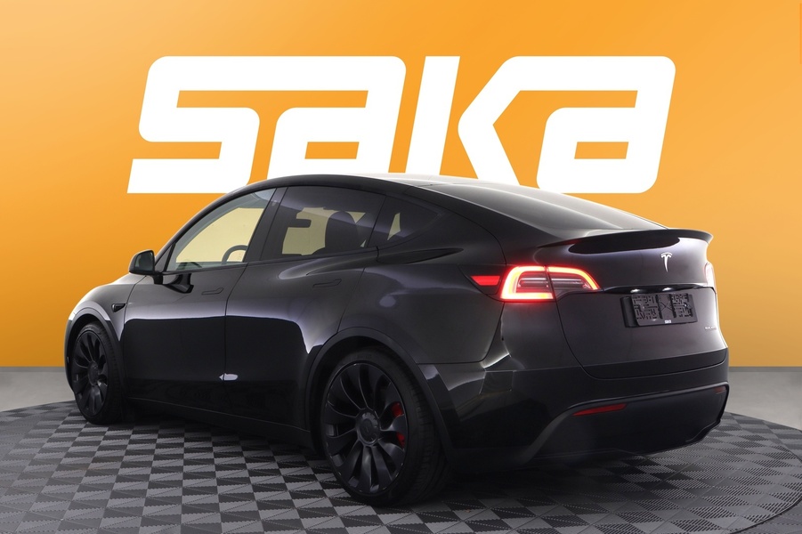 Tesla Model Y vaihtoauto