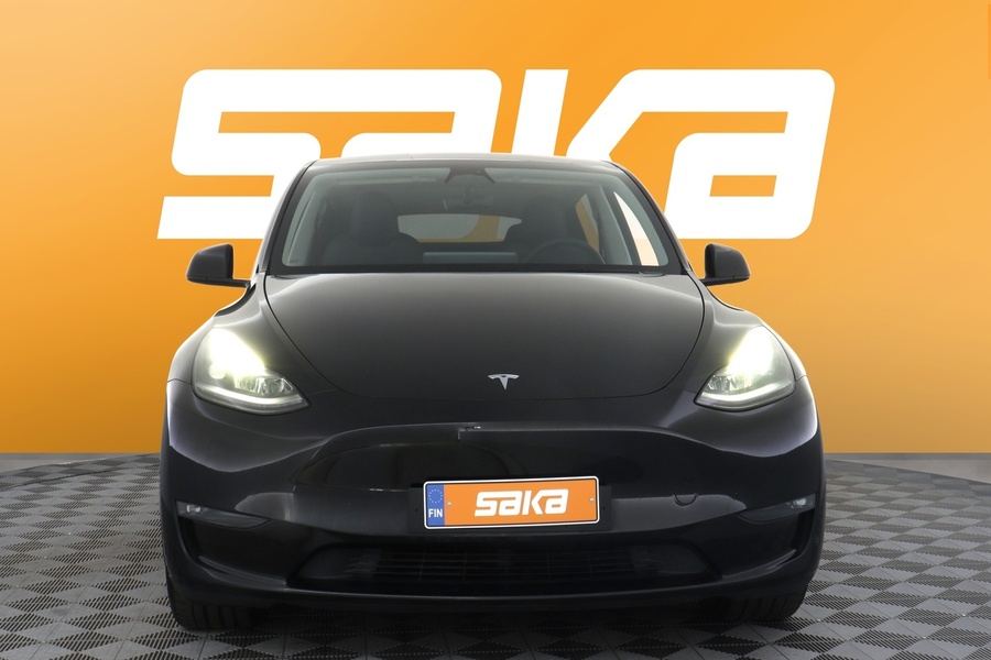 Tesla Model Y vaihtoauto