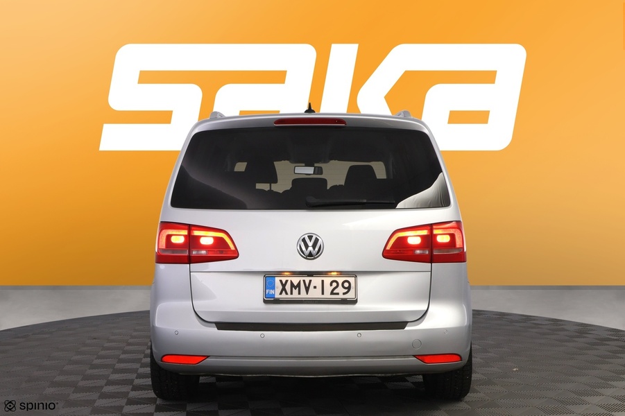 Volkswagen Touran vaihtoauto