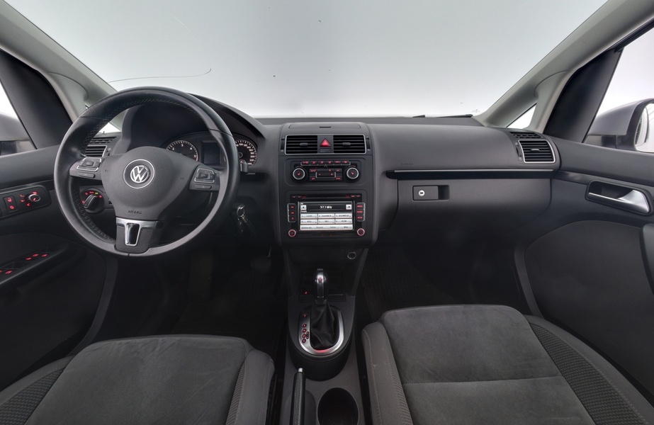 Volkswagen Touran vaihtoauto