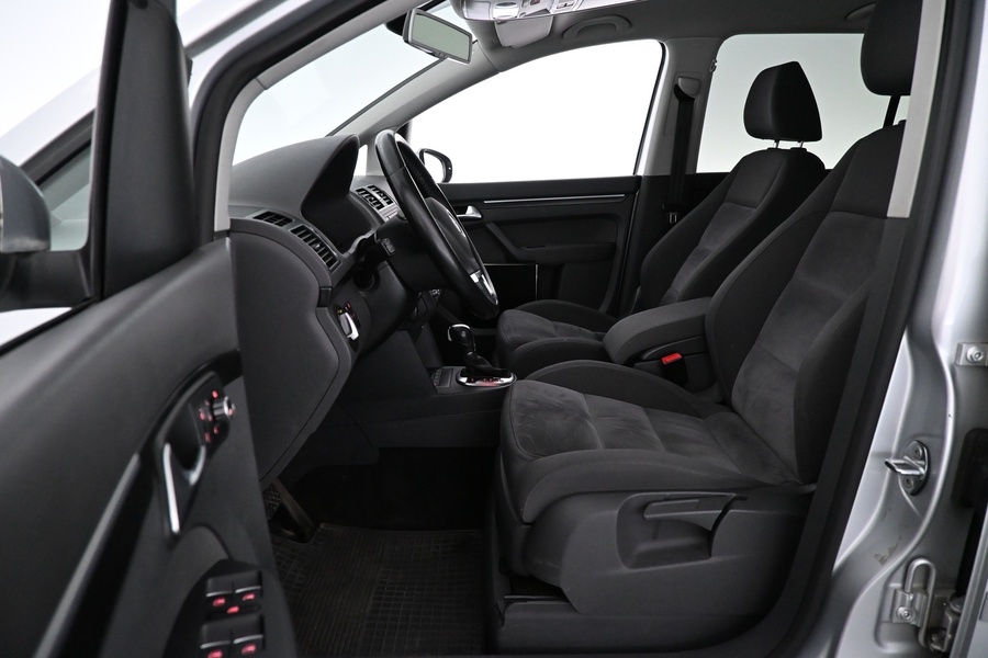 Volkswagen Touran vaihtoauto