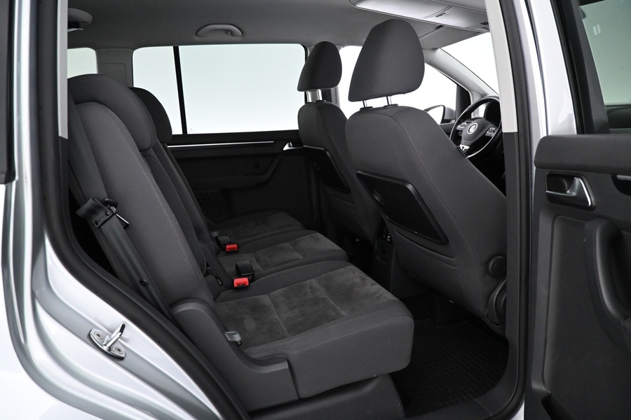 Volkswagen Touran vaihtoauto