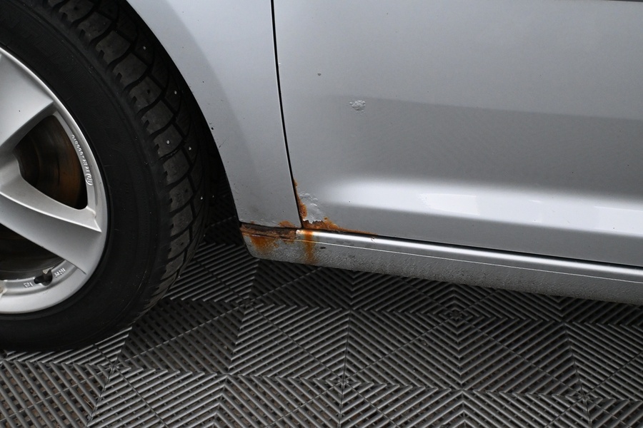 Volkswagen Touran vaihtoauto