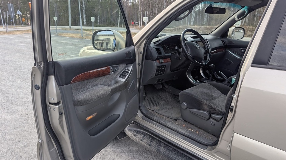 Toyota Land Cruiser vaihtoauto